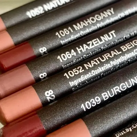 ITALIA DELUXE - Ultra Fine Lip Liner / Eyeliner