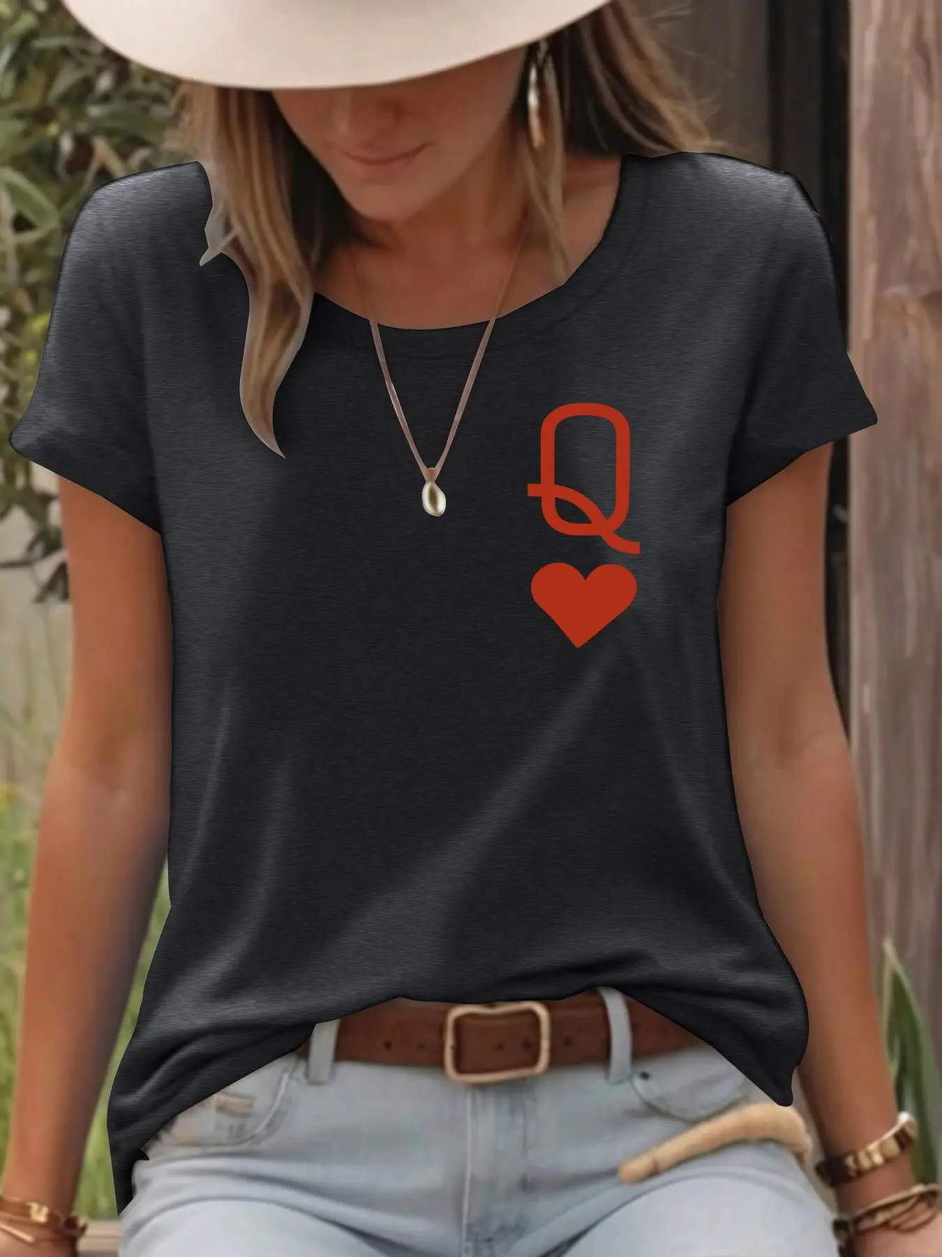 Women's Heart & Queen Letter Print Round Neck Tee, Fashion Casual Short Sleeve T-shirt, Ladies Summer Clothes for Daily Wear, Top