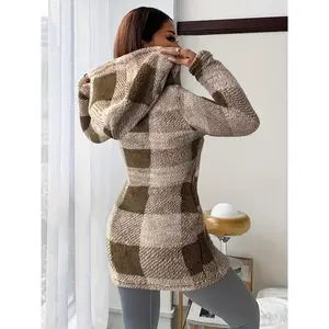 Plaid Patterned Reversible Plush Hooded Zip-Up Cardigan for Women, Perfect for Casual Autumn And Winter Wear.