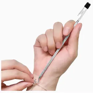 Bracelet Helper Tool Hook - Pretty Bracelet Helper to Put on Yourself, Easy Jewelry Wearing Tool Aid Assistance, Metal Bracelet Buddy Fastening Helper Fastener Necklace Clasp Helper Elderly