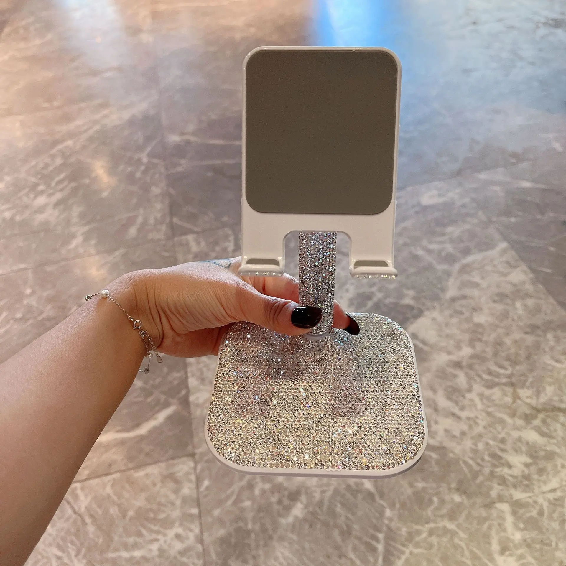 Luxury Rhinestone-Embellished Desktop & Portable Phone Stand — Adjustable Angle, Height-Liftable, Multifunctional Live Streaming & Tablet Holder