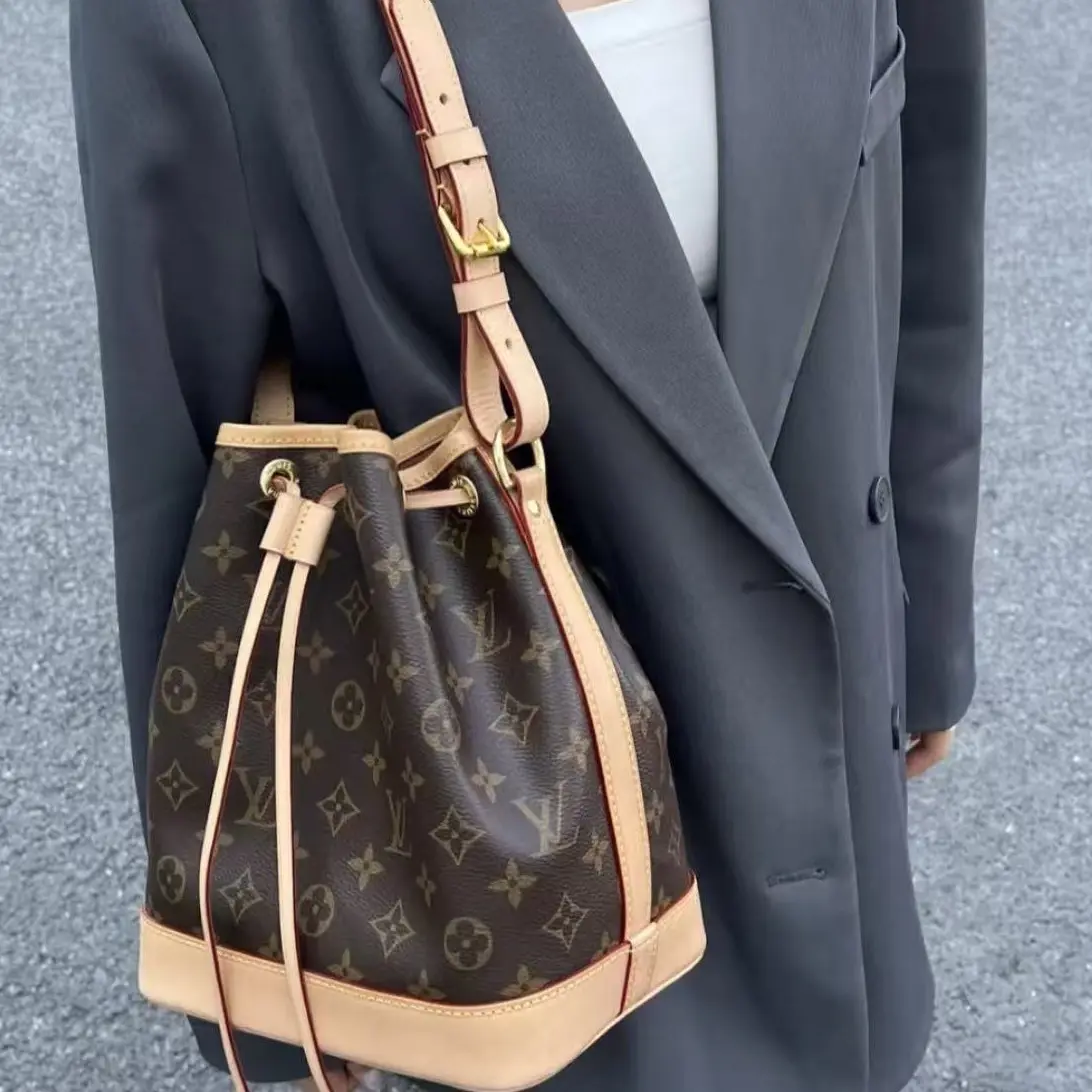 Pre-owned Kate Spade louis vuitton bucket bag