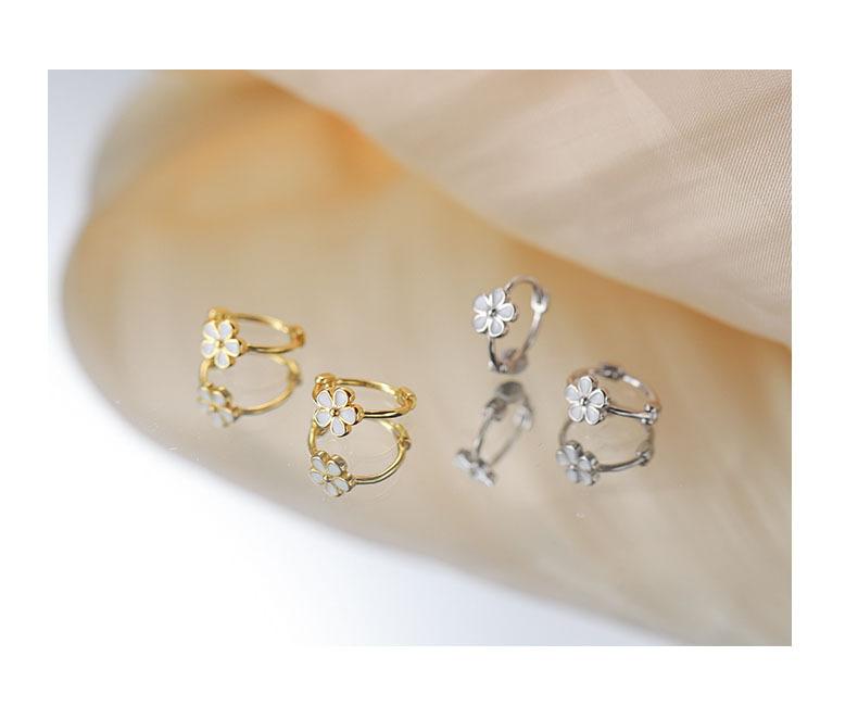 Small daisy flower earrings for women, ins niche design, simple and sweet new earrings