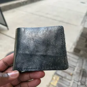 The “Classic” Bifold wallet Metallic Silver