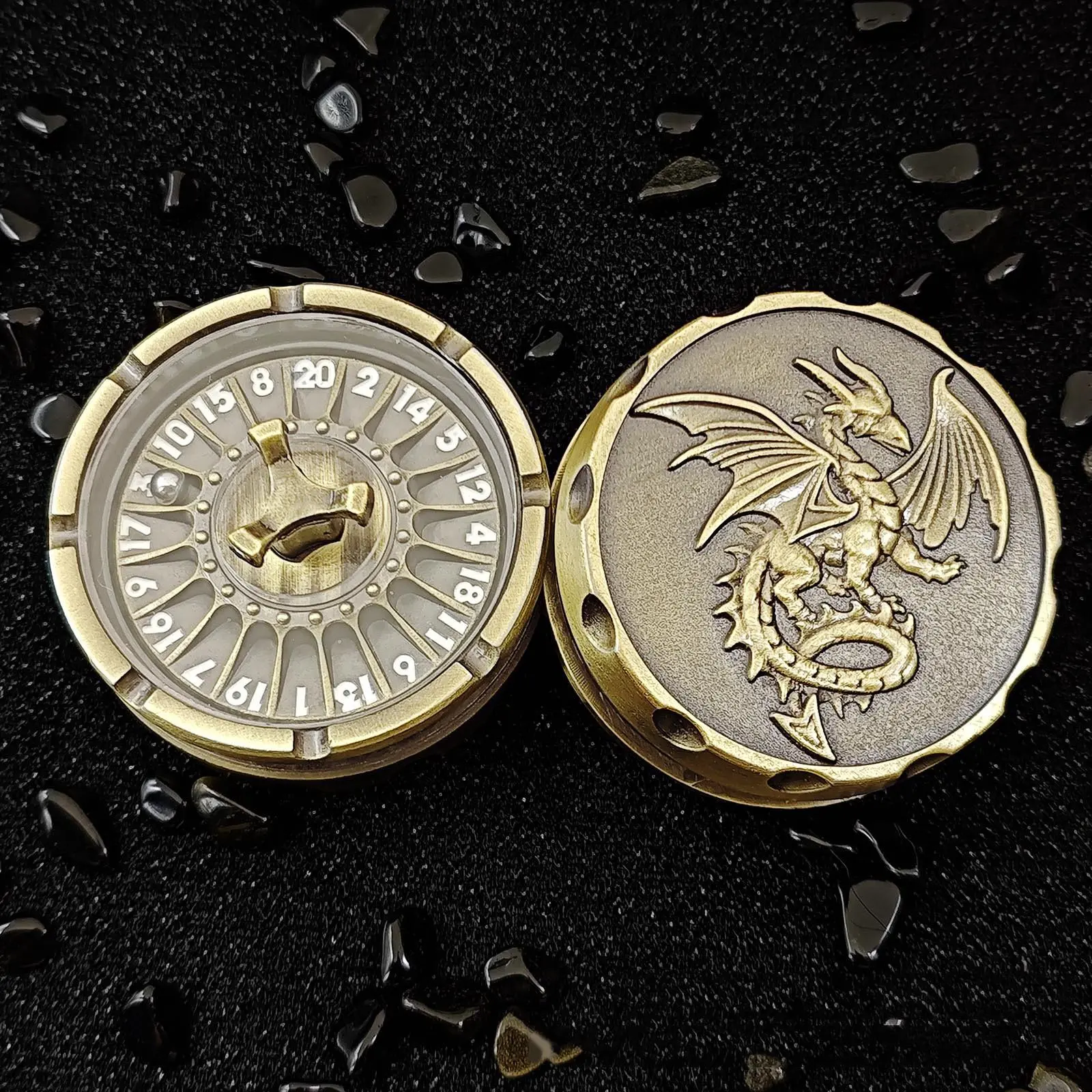 Round Spinner Dice Set, Metallic Dragon Dice Set with Gift Case, Engraving Symbol Dice, RPG Game Decisive Prop, Creative Gift for Friends
