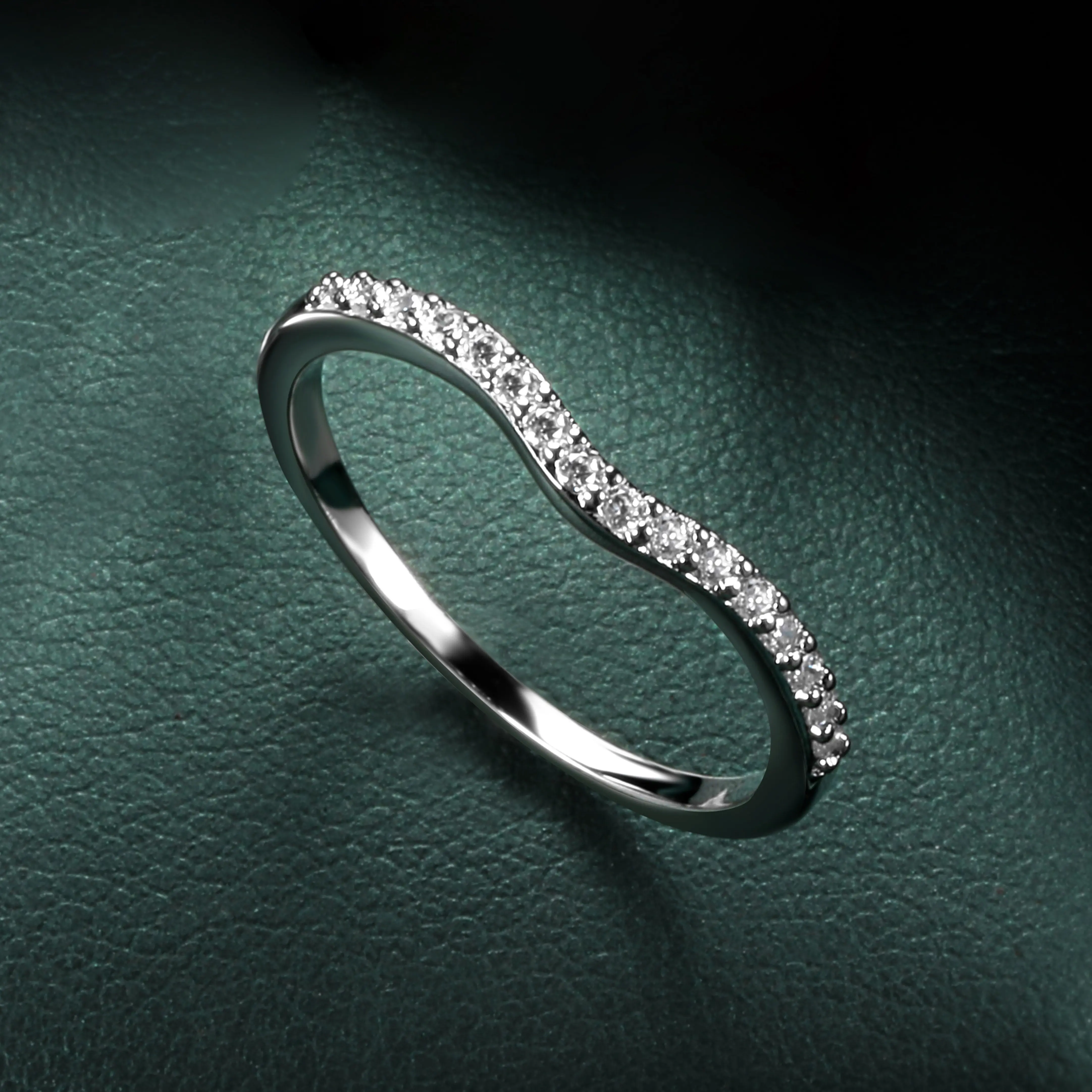 GEMSME  Luxury V-shaped Design Rhinestone Decorated Stackable Ring, Fashion Accessories for Women & Men, Exquisite Jewelry for Gift Elegant Minimalist Chic wedding ring