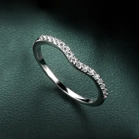 GEMESME Women's Simple Refined V-Shaped Gem Set Ring - Adjustable Stackable Ring Stack, Dainty Chic Costume Jewelry, Casual Daily Fashion Piece, Wedding Gift
