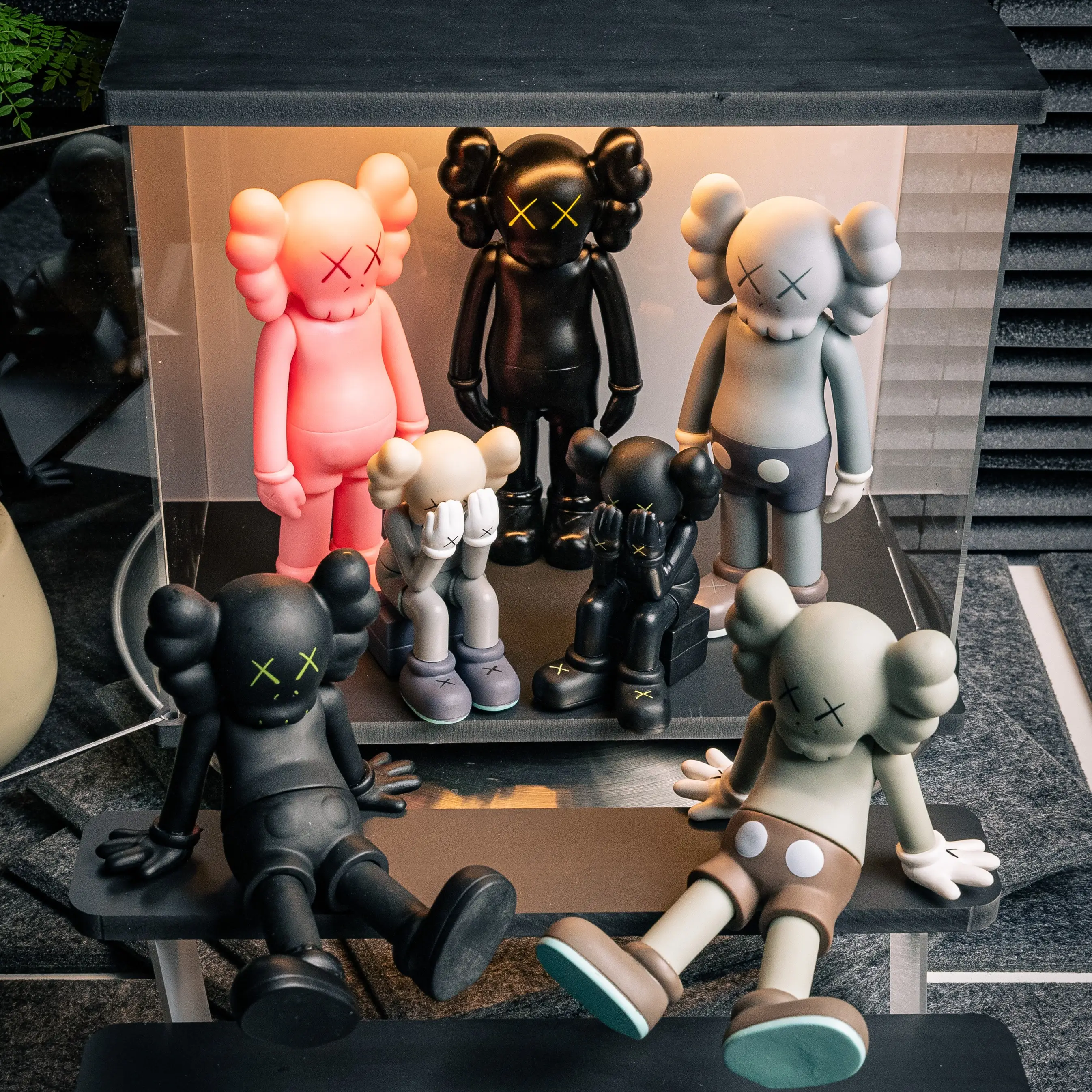 Kaws Action Figure,Kaws Toy Cartoon Doll - Made from high-quality materials that are not easily damaged, it is an excellent gift for both others and o