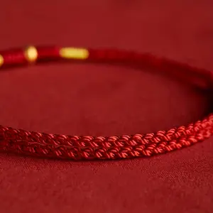 This red gold lucky bracelet is suitable for both men and women. The hand-woven bohemian-style beaded pendant is suitable for all seasons and is perfect for everyday wear or casual occasions.