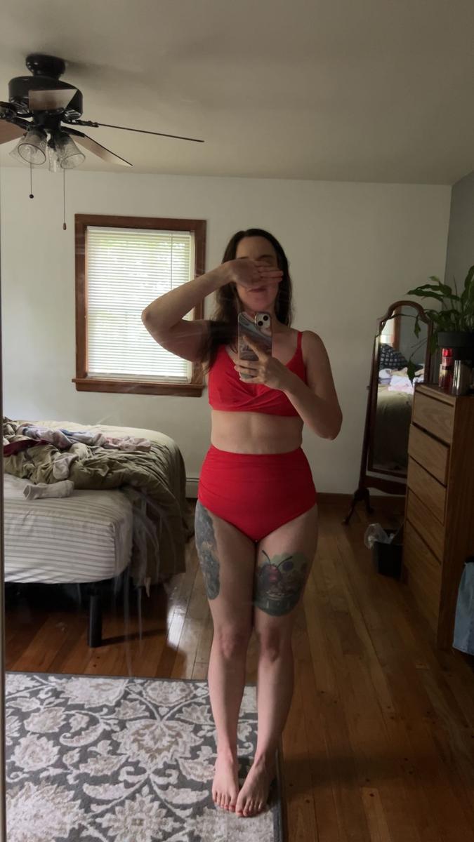 Item: Bundle--Red, M