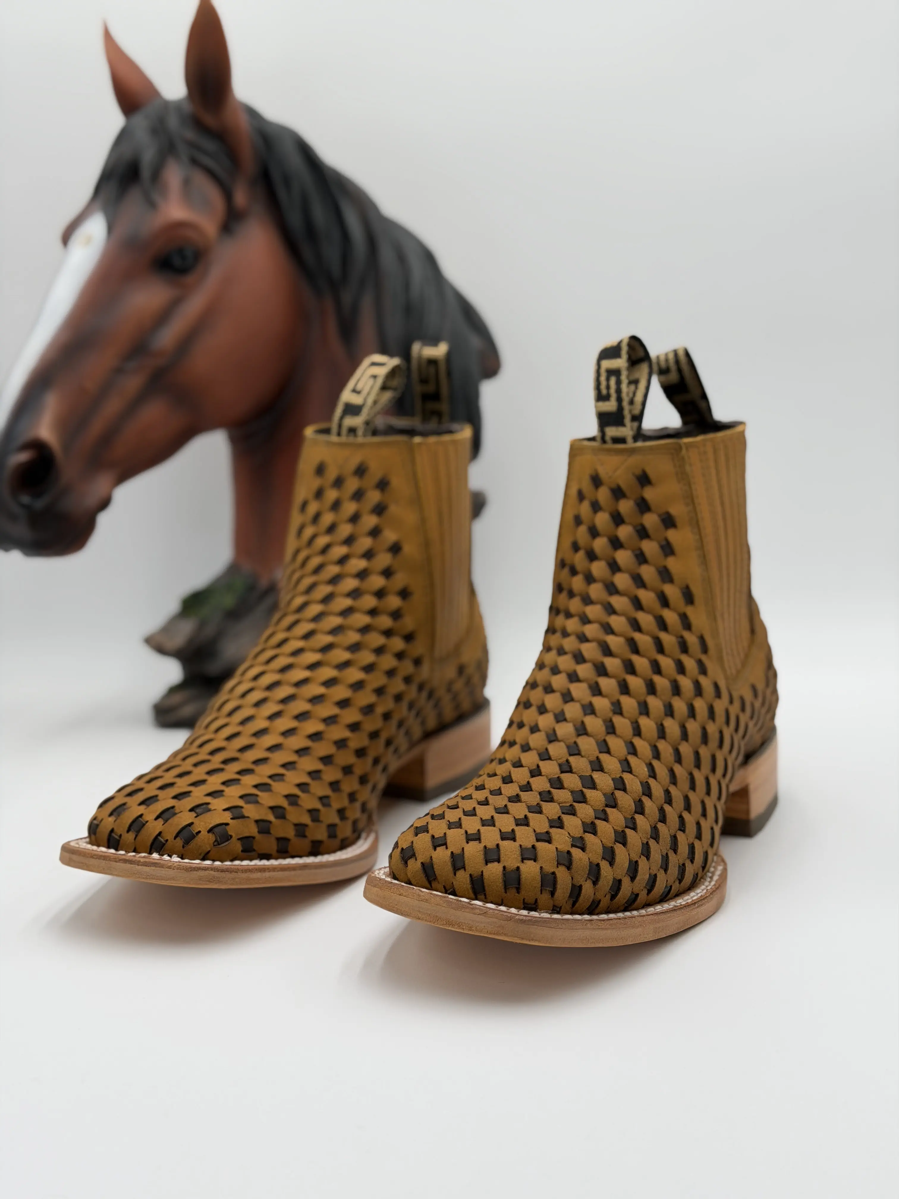 Botin Petatillo Cafe Claro