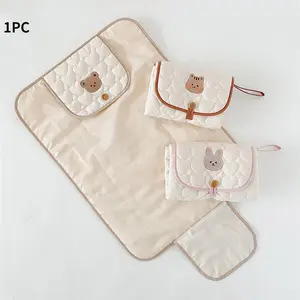 Portable Diaper Changing Pad with Bear Pattern, Foldable Breathable Polyester, Adjustable Straps, Ideal for Travel, Safe Closure, Diaper Storage Bag, Diaper Bag Tote