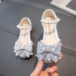 A Pair of Flat Shoes for Girls, Embellished with Rhinestones, Suitable for Spring And Summer.