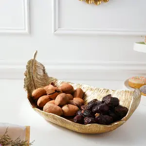 Vintage Feather Design Fruit Tray, 1 Count Resin Handmade Craft Tray, Snack Tray, Home Organizer for Living Room Kitchen Party, Plates