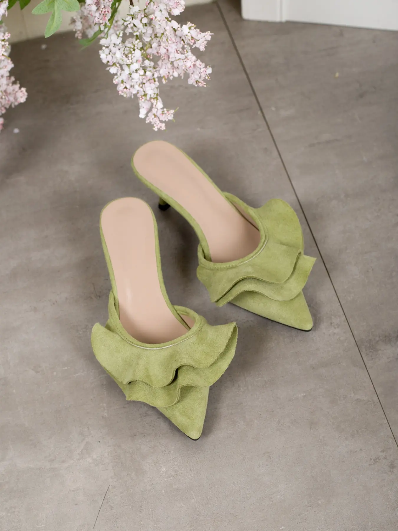 French Style Pointed Toe Cat Heel Sandals, Elegant Versatile Ruffle Velvet Fine Heeled High Heels for Women, Chic, Comfortable and Fashionable Footwear, Elegant Party Shoes