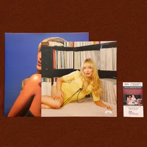 Sabrina Carpenter Signed JSA Authenticated "Short n' Sweet" LP