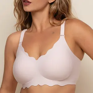 COMFELIE Seamless Scalloped Bras for Women No Underwire Wireless Push Up Bra Full Coverage Comfort Everyday Bra  UB002