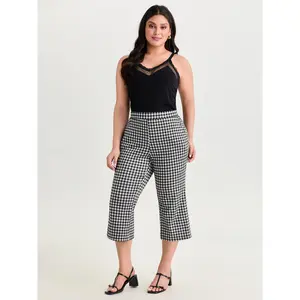 BLOOMCHIC Plus Size Stretchy Checkered Print Cropped Flared Pants [M-6X]2026 Summer Vibes