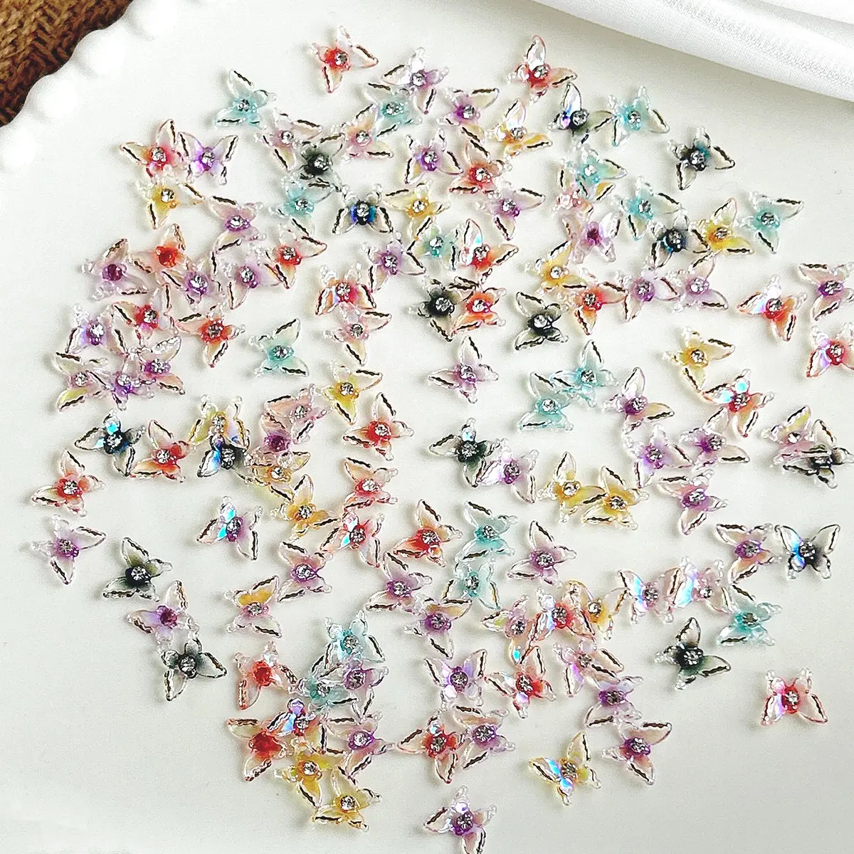 Gold Edge Gradient Rhinestone Butterfly Nail Art Decor, Transparent Resin 3D Butterfly Nail Accessories,Cute Gradient Butterfly Nail Charms, Gold Trim Rhinestone 3D Butterfly Nail Decorations, Kawaii Transparent Butterfly Nail Accessories 。