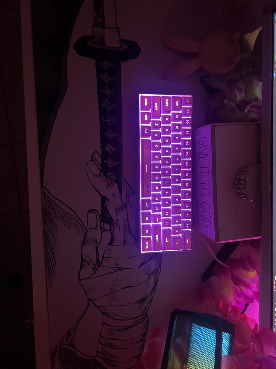 Item: White, one-size