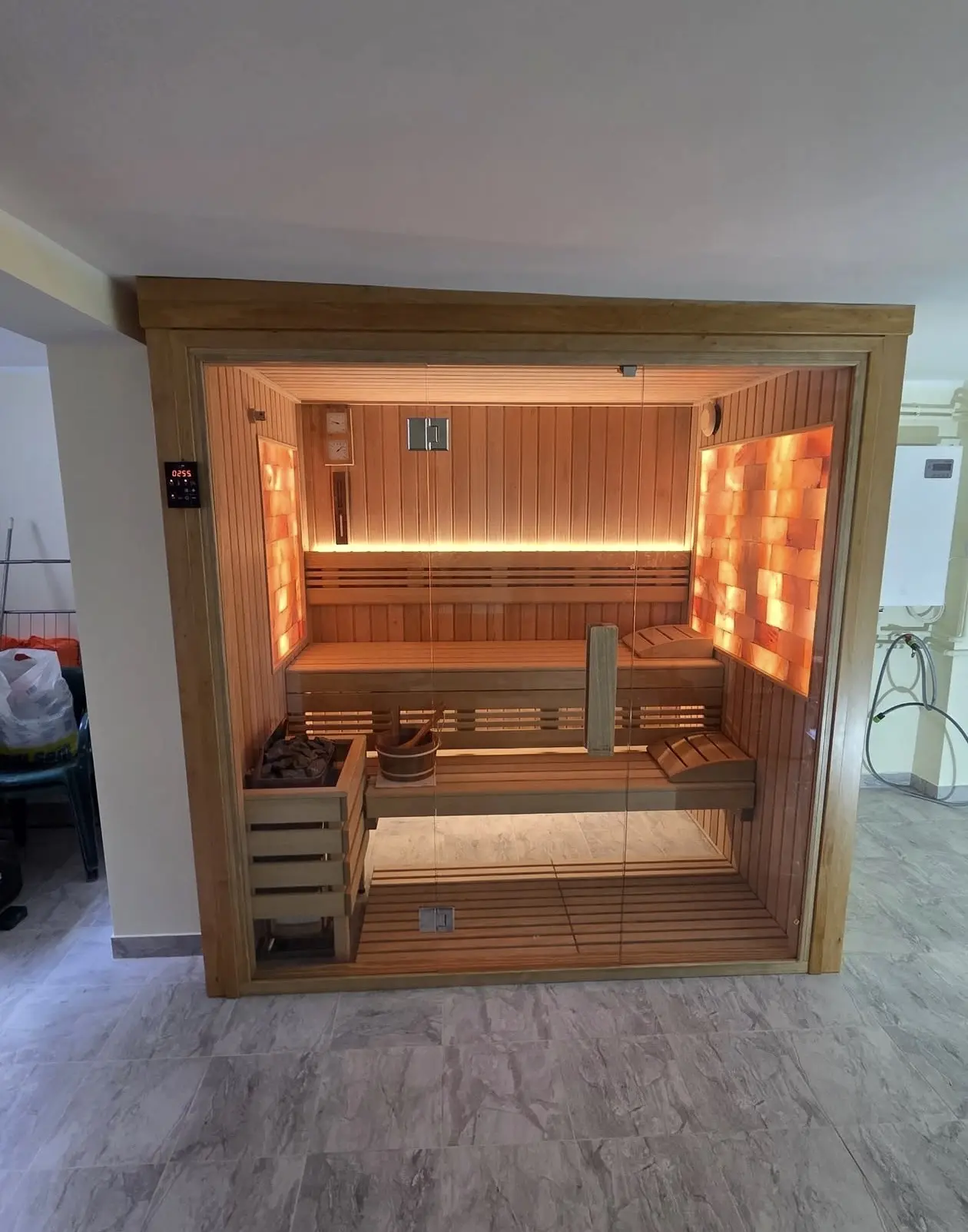 Brand new and original 1-3 People indoor/outdoor sauna