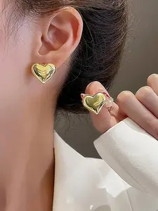 Heart-Shaped Stud Earrings, Fade-Resistant, Comfortable And Versatile, Simple Yet Elegant, Suitable for Everyday Wear Or Parties, High-Quality Fashionable Earrings for Women