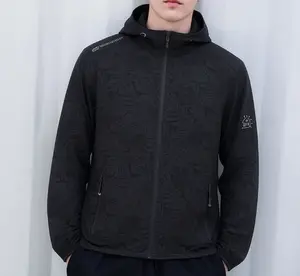 Men’s lightweight slim-fit hooded sun-protection long-sleeve jacket; classic solid color light print jacket; comfortable sun-protection shirt—suitable for everyday summer outings or outdoor activities.