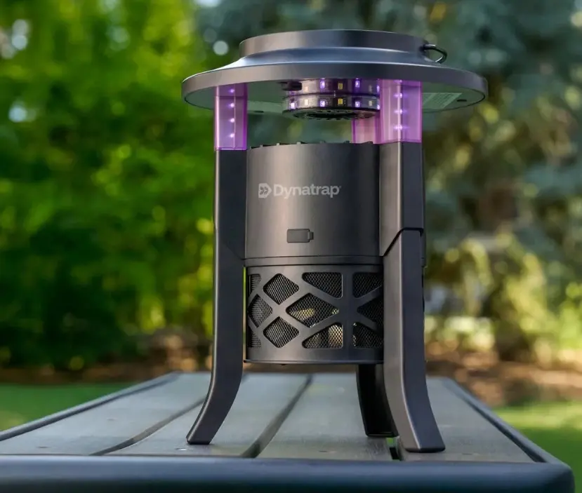 Dynatrap Solar Outdoor Bug Trap Mosquito Insect Killer 1/4 Acre UV LED Open Box