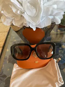 Pre-owned Tory Burch Gorgeous Sunglasses with Case and Dustbag