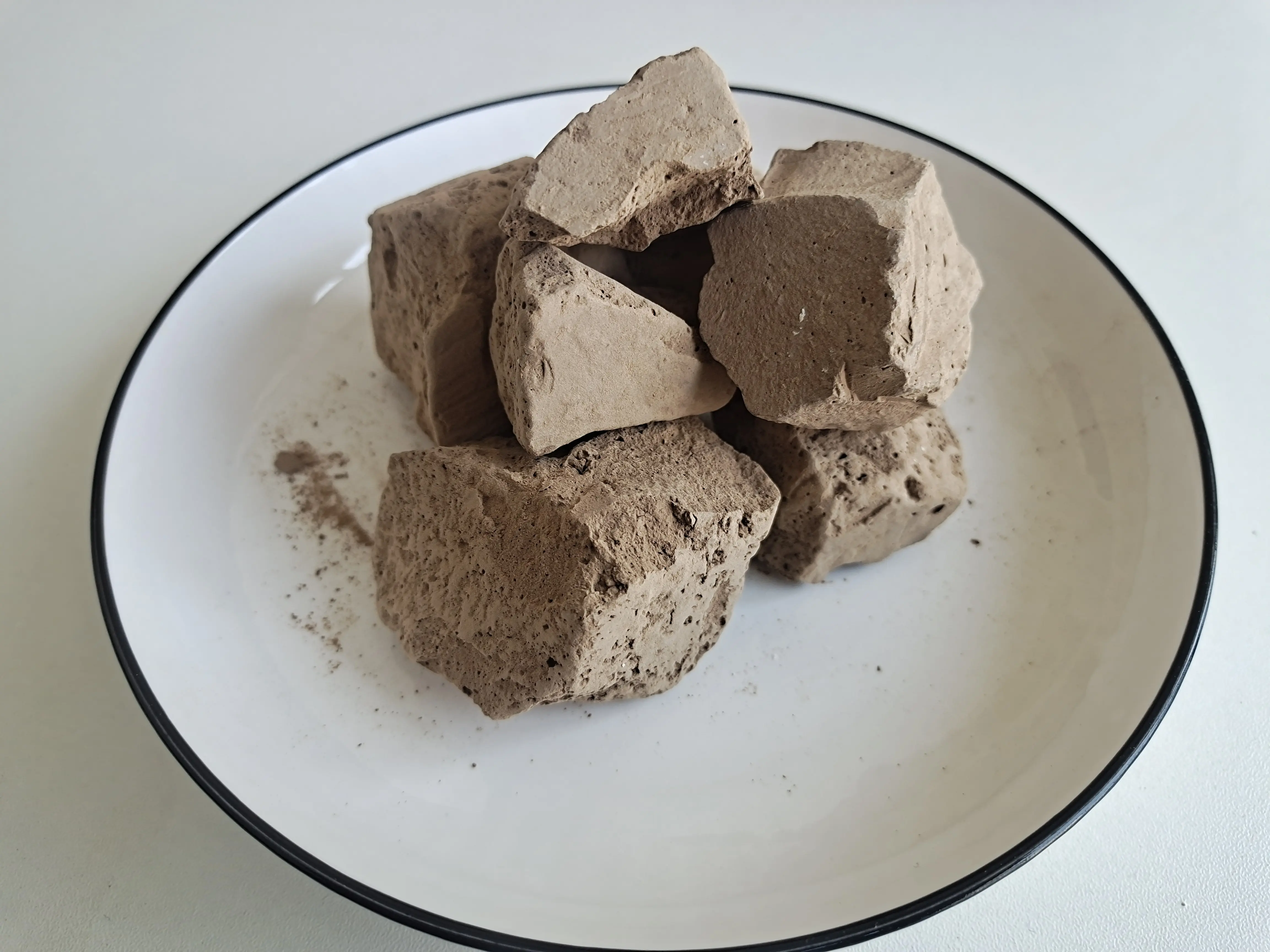 Natural Kaolin Clay Lumps, Yellow-Brown Clay, 100% Pure, Zero Additives, Edible & Cosmetic Grade, Slightly Sticky Texture for DIY Skincare 7oz 200g