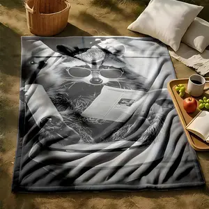 1 piece A raccoon wearing sunglasses sitting on the toilet reading a newspaper. themed flannel blanket - Oversized comfortable flannel sofa blanket, suitable for beds and sofas, modern geometric pattern design, all-season use, digital printing