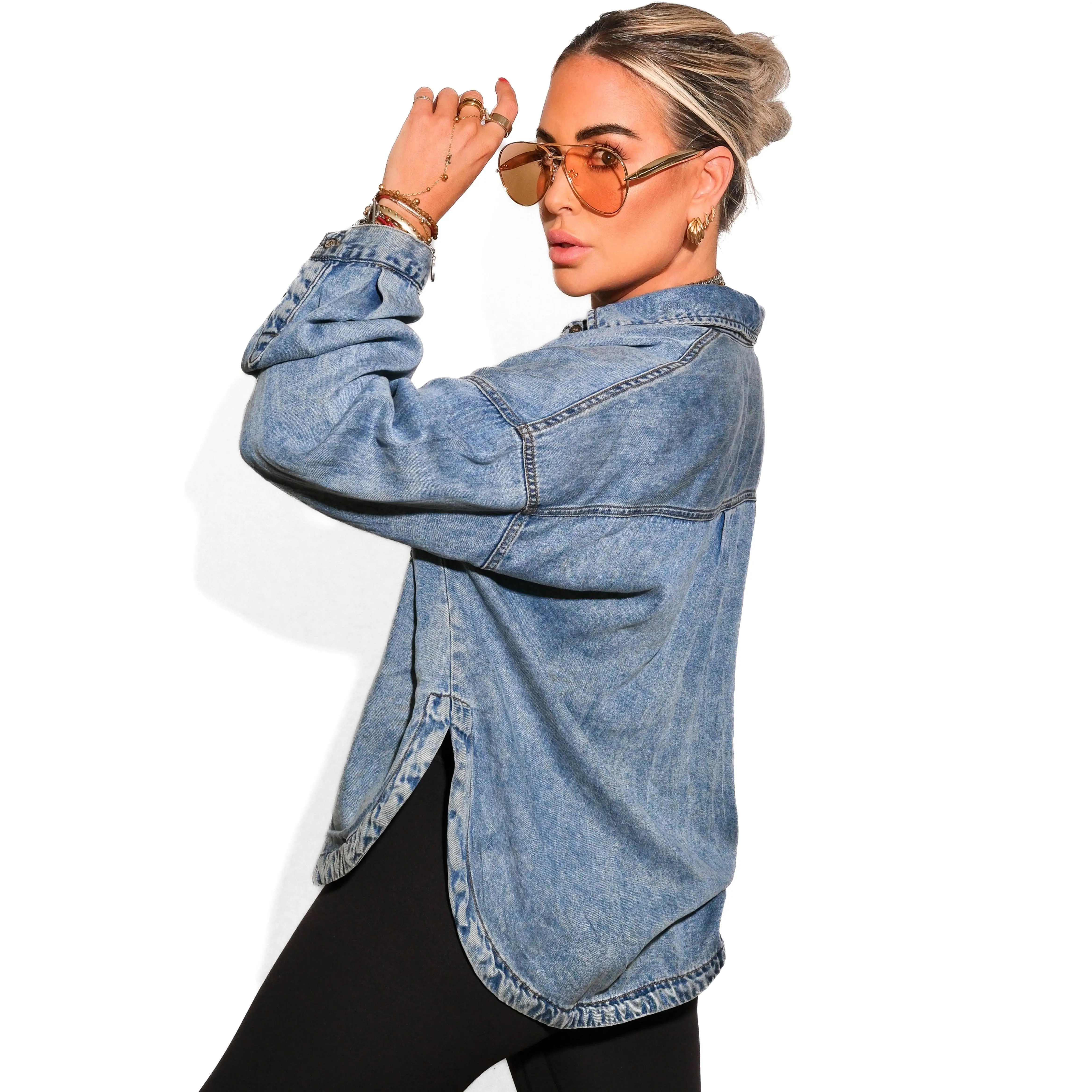THE EVERYDAY CHAMBRAY TOP