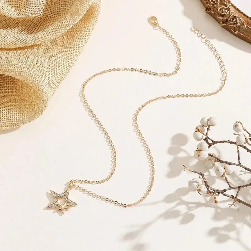 Women's Korean Pentagram Pendant Necklace, Shiny Metal Crystal Clavicular Necklace, Thin Chain Shiny Sparkling Clavicle Chain, Fashion Costume Jewelry Gift for Sweater Pairing, Clavicular Necklaces, Shiny Sparkling Necklaces