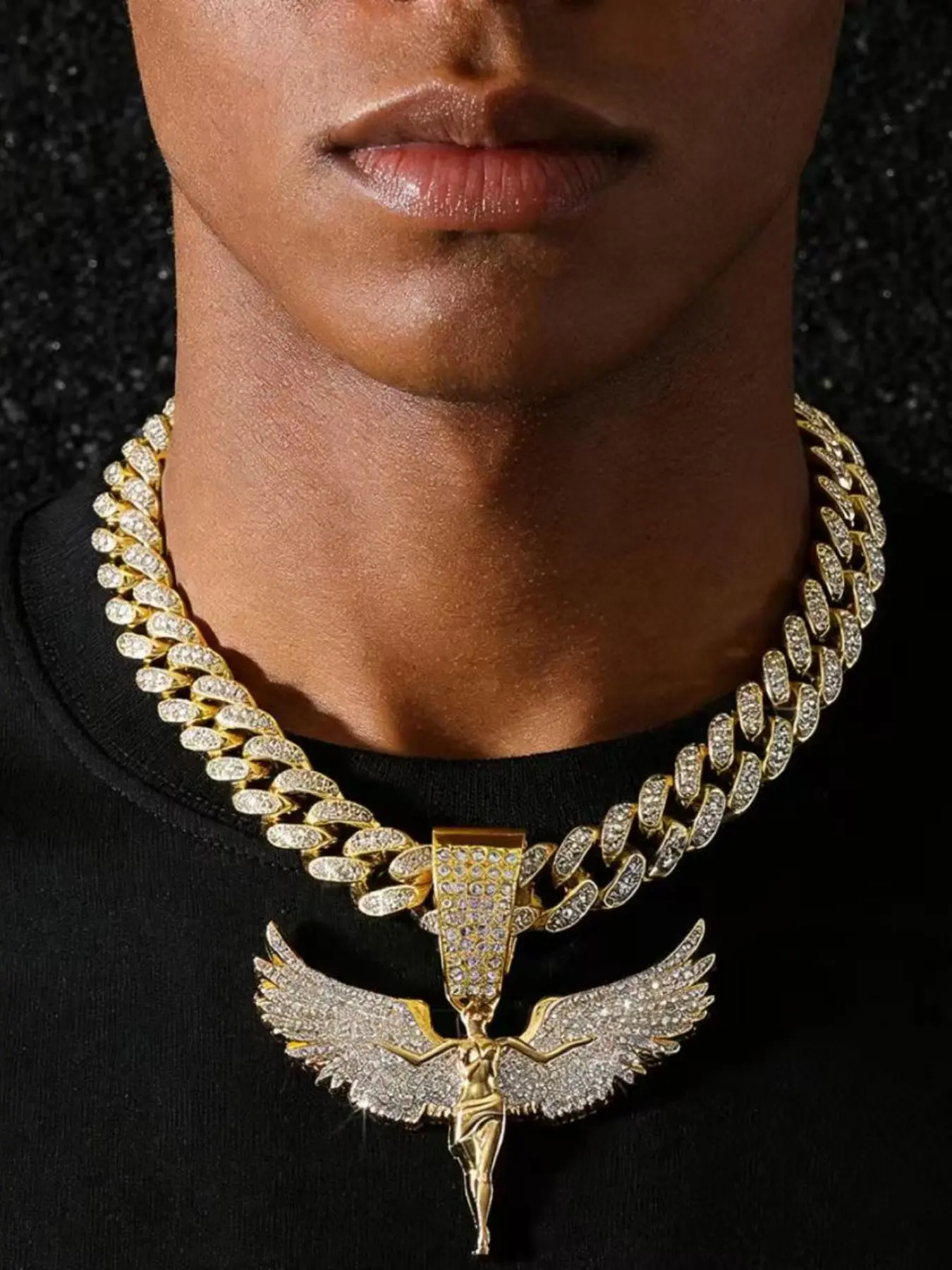 New Men's Full Diamond Chunky Chain Hip-Hop Style Angel Wings Pendant Necklace, Unique Fashion Jewelry, Costume Jewelry Necklace, Trendy Accessory for Men, Cuban Link Design Chain