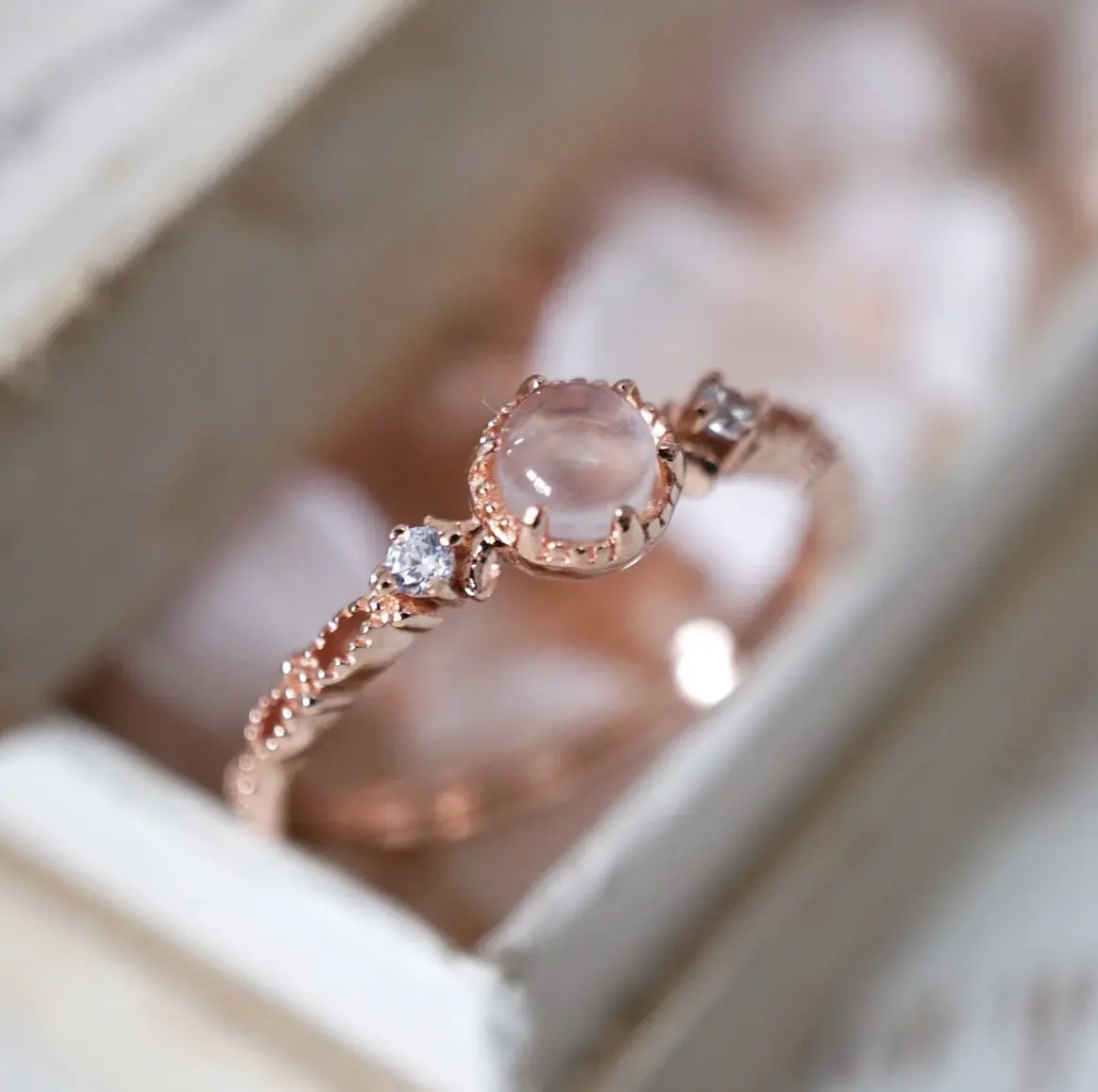 Women's Elegant Rhinestone Decor Engagement Trendy Exquisite Promise Ring, Chic Gorgeous Jewelry As Gift for Girlfriend，Artificial Zircon Decor Cuff Ring for Galentine's Party Style Open Adjustable Ring, Fashion Jewelry Gift Ideal for Women & Girl