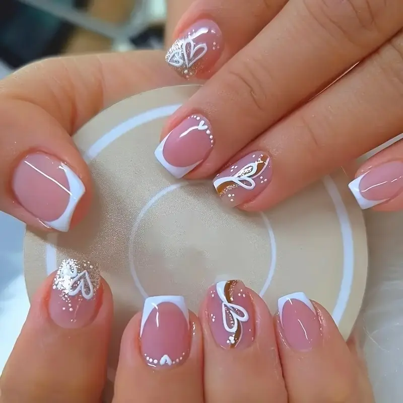 24pcs Short Square Press-On Nails, Salon Quality Nails, Decorative Nails, Simple Heart Design, French Style, Party Dance Daily Use, Includes Nail File & Jelly Glue