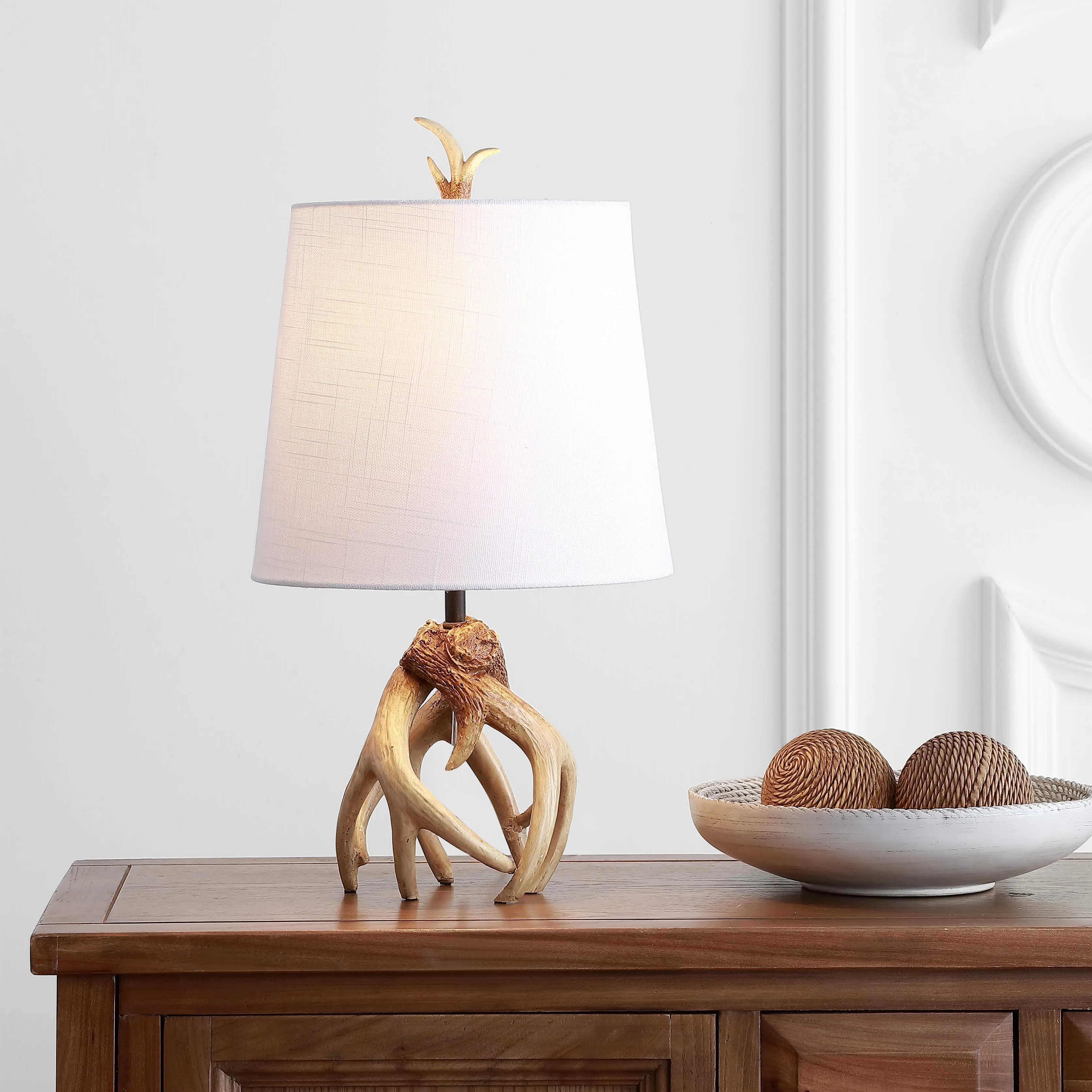 JONATHAN Y Vermont 19" Antler Resin Bedside Table Lamp, Natural | White Linen Round Shade, Rustic Coastal Decor, Metal Accents, UL Listed, Rotary Switch, LED Bulb Included, Nightstand Light