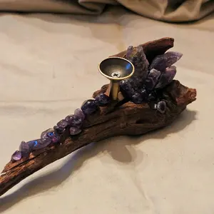 Amethyst spheres holder
