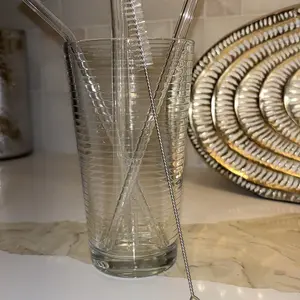 Transparent Glass Straws, 4 Counts Heat Resistant Washable Reusable Straw & 1 Count Straw Brush, Drinking Straws for Smoothies, Cocktails, and Drinks, Clear