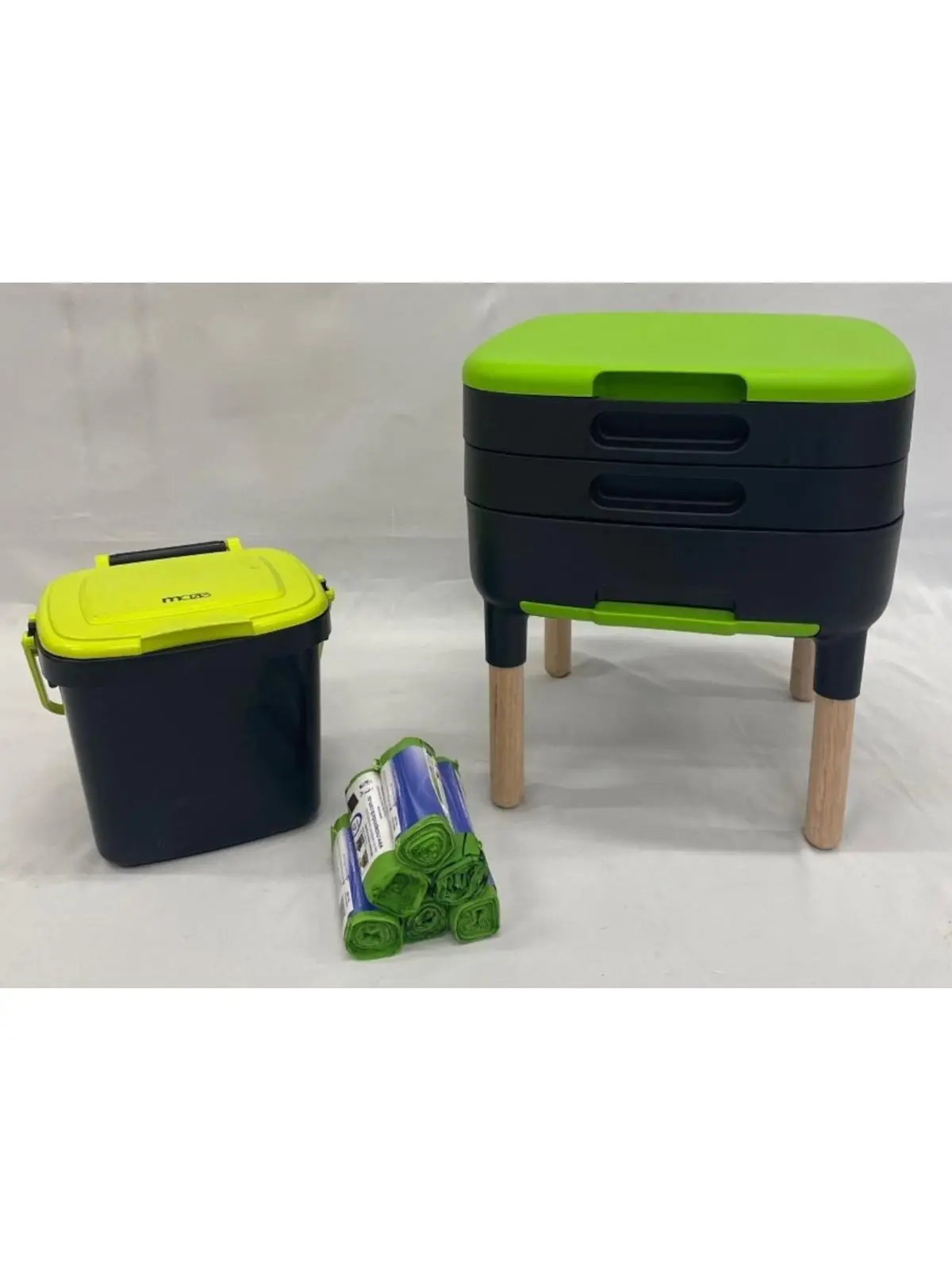 Maze RSI-MC-WORM-WLC Aerated Corn-Feeding Plastic Composting Worm Farm with 16'w×11'd×16'h Size, Wood Legs, Lockable Lid, Caddie, and 6 Bag Rolls