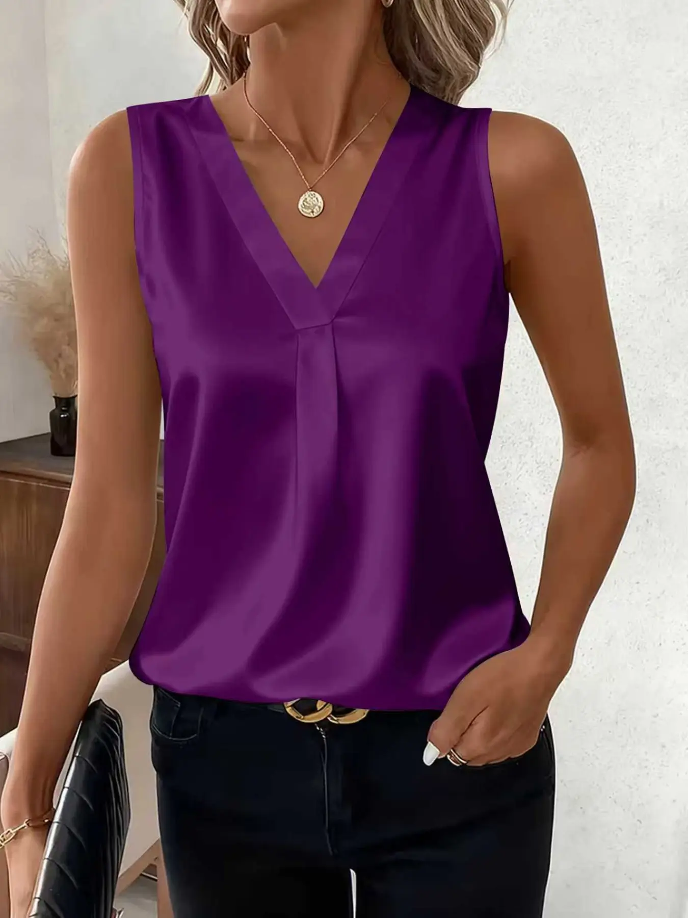 High-End Satin V Neck Vest, Smooth Drape Top, Business Formal Elegant Style, Sleeveless Fitted Shirt for Spring & Fall, Versatile Wear, Elegant Classy Tops, Lady Womenswear