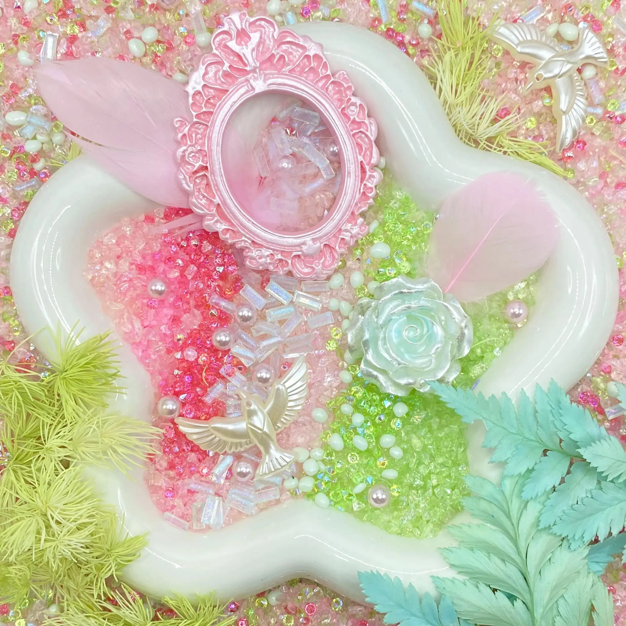 Sugar Dust Fantasy -  Kosbling Mix, with Glitter, Mini Stones/Minerals for Journals, Frames, Mirrors & DIY Crafts