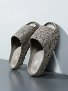 New Soft Bottom Outdoor Slippers, Fashion Casual One-Layer Slippers, Home Silent Non-Slip Cool Slippers for Men