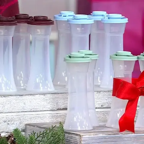 Tupperware Classic Large Salt n Pepper Set - just like you grew up with Salt Pepper Shakers Kitchen