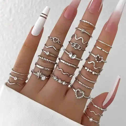 Halloween Fall Gift 28pcs Minimalist Rhinestone Heart & Wave Rings, Gold Geometric Knuckle Rings Set [Sizes Marked, Closed Rings, Do Not Force Open], Random Ring Shapes