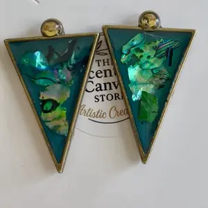 SCS-PRER3-001 Tropical Teal Shell Earrings with Unique Design and Vibrant Colors