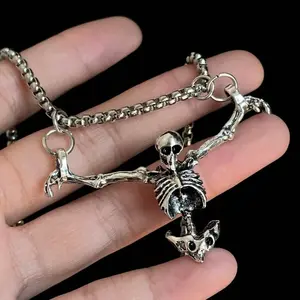 Halloween Punk Style Skull Necklace Fashion Vintage Jewelry Pendant Sweater Chain Unique Statement Piece for Trendy Outfits Gothic Accessories