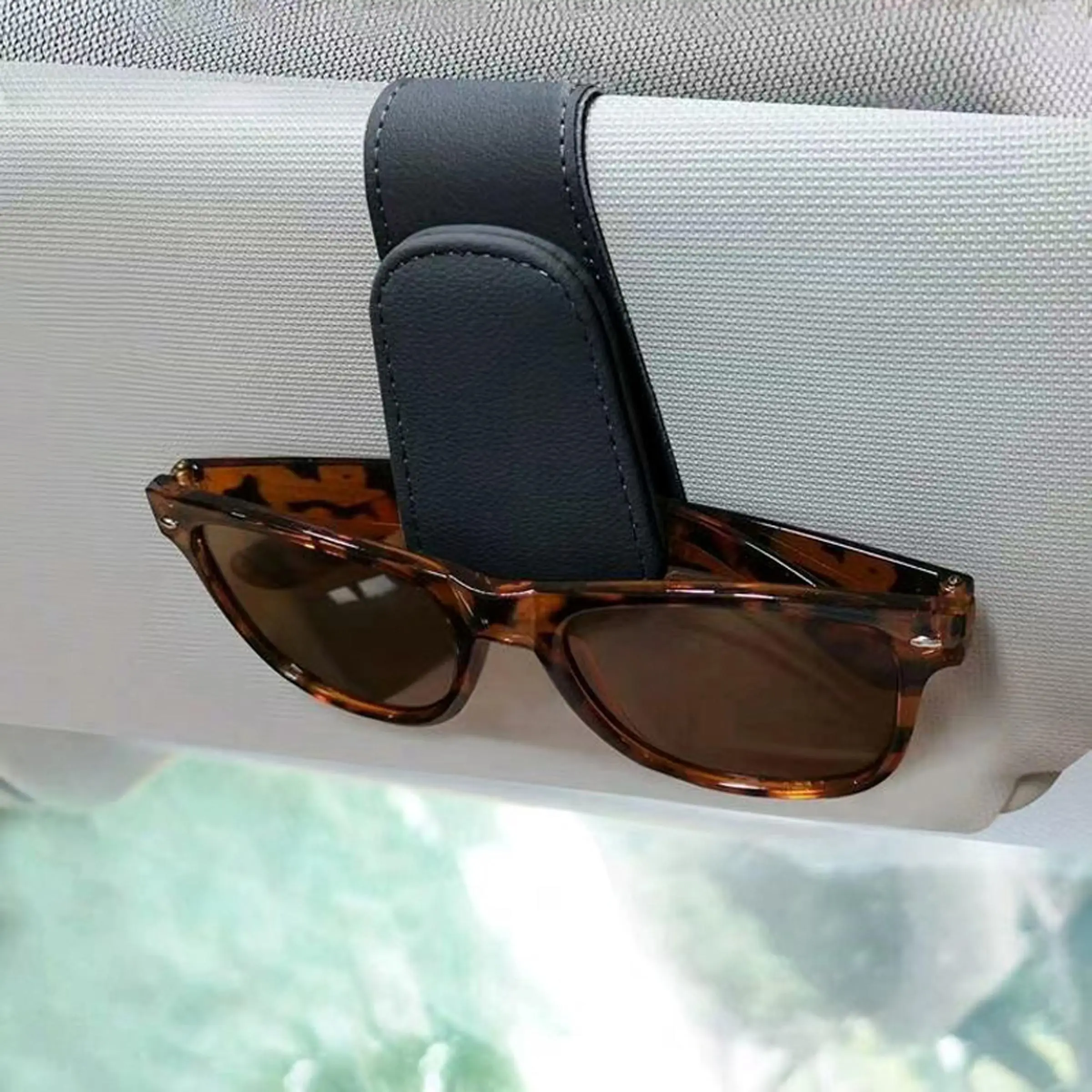 PU Leather Car Sunglass Holder, Magnetic Visor Clip Mount, Universal Glasses Hanger with Card Slot, Auto Interior Accessories for Drivers