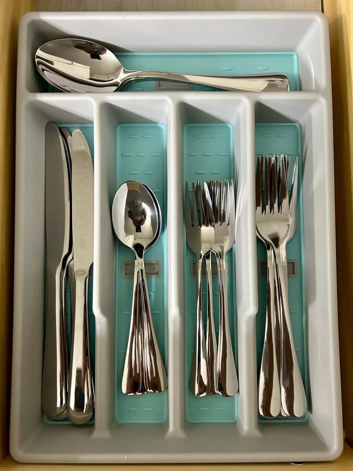 20-Piece Silverware Set Service for 4, Stainless Steel Flatware Cutlery Set