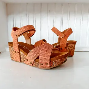 Shirley Wedge Sandal - Rust